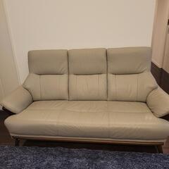 ニトリ　3人掛けソファー　本革
