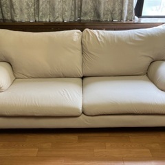 ベージュソファー