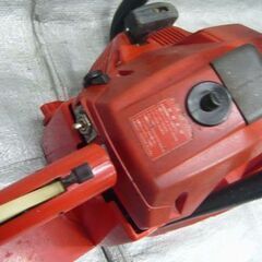 【中古】 エンジンチェーンソー　新ダイワ製E300型