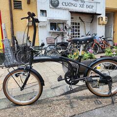 折りたたみ自転車　２０インチ　６変速　美品　カゴ　ライト　付き　黒　配達可能