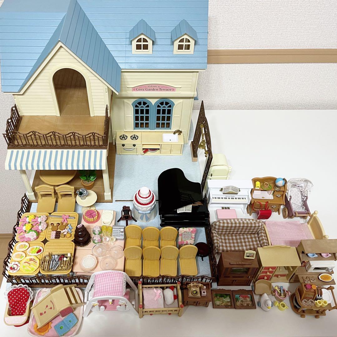 《シルバニア》青い屋根のお家 その他小物セット