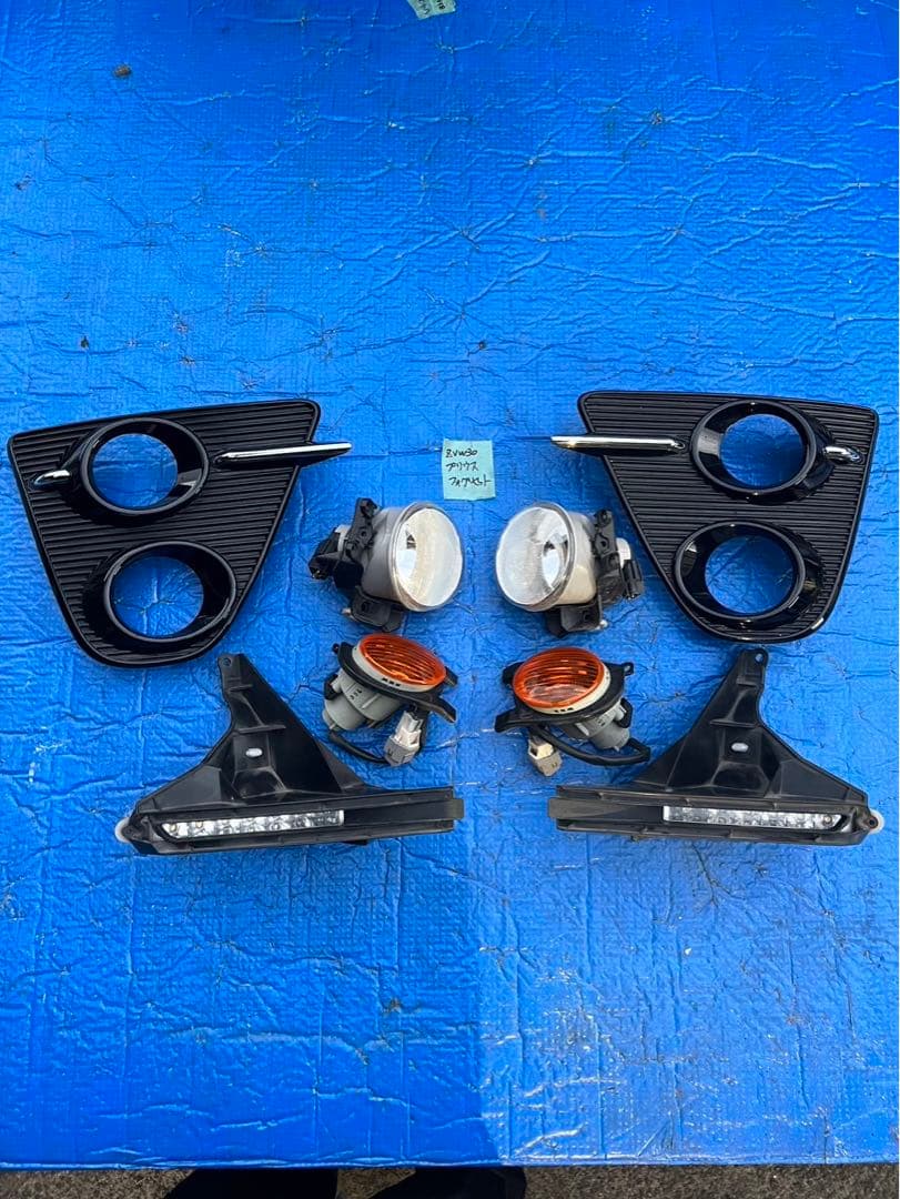 トヨタ30プリウスG’s  ZVW30   フォグランプ   セット