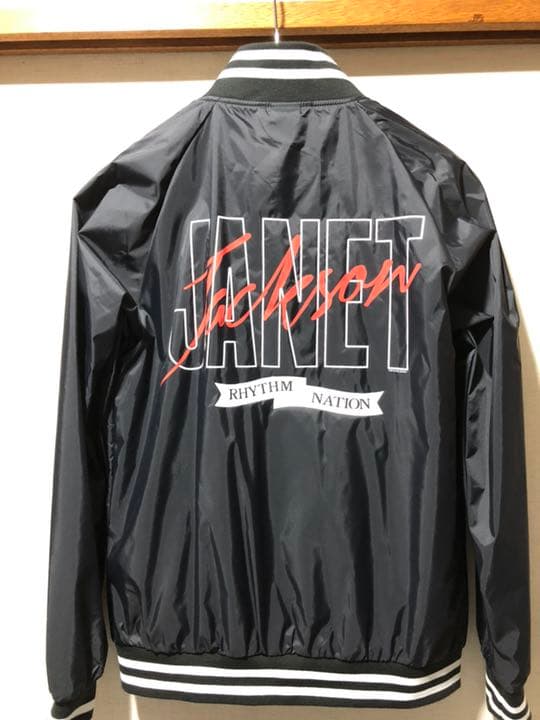 ジャネットジャクソンウインドブレーカー