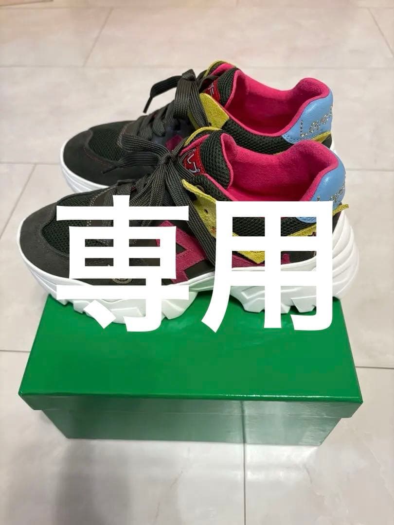 アルベロベロぶたさん可愛いスニーカー新品