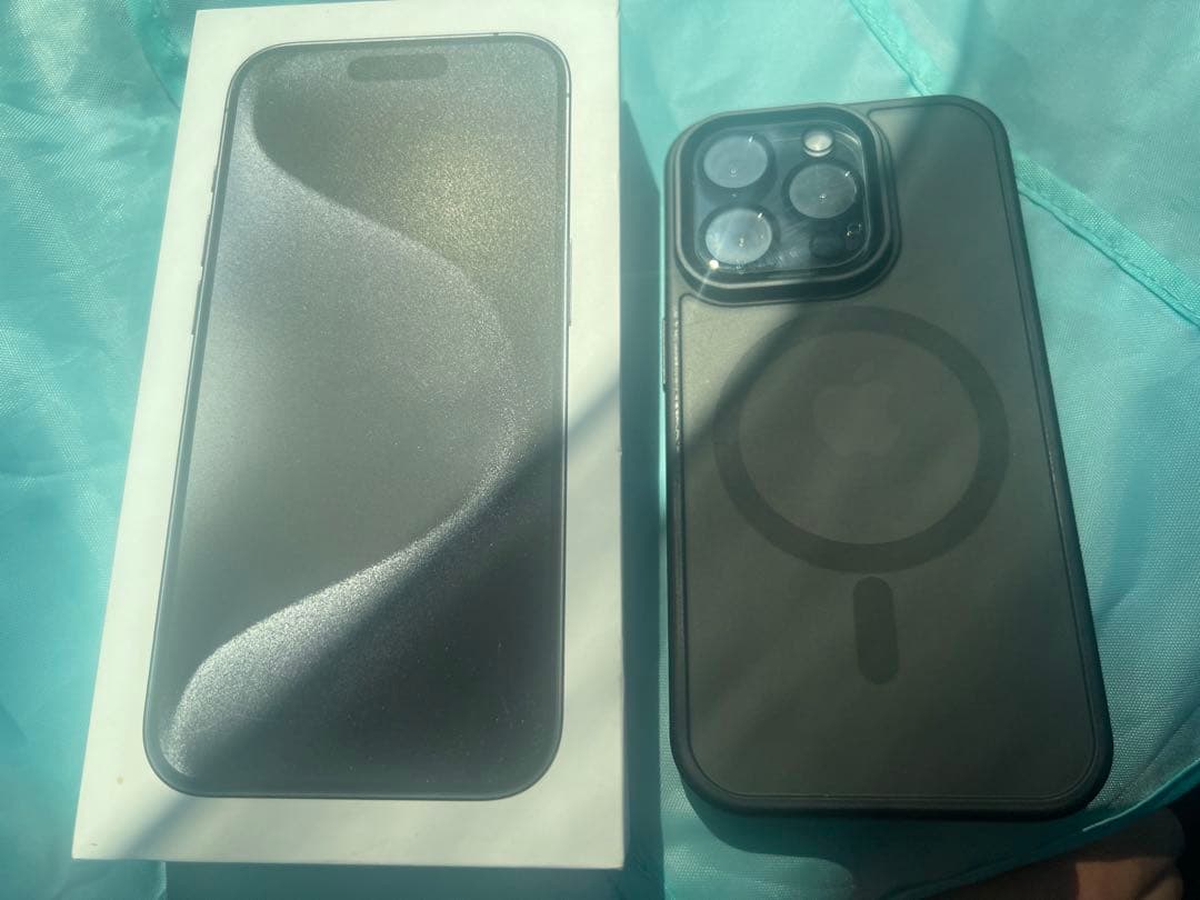 超美品Apple iPhone 15 pro 128gb バッテリー99%