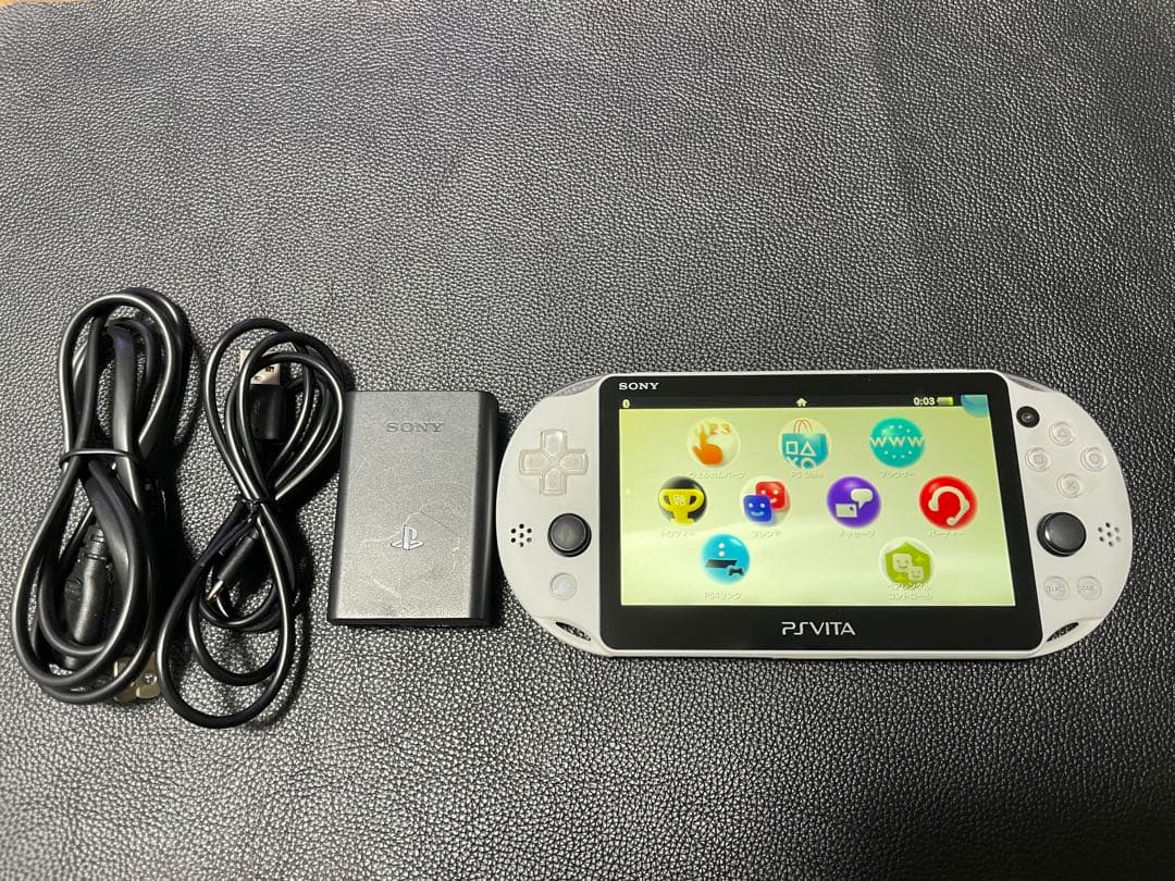 PlayStationVita（PCH-2000シリーズ） グレーシャホワイト
