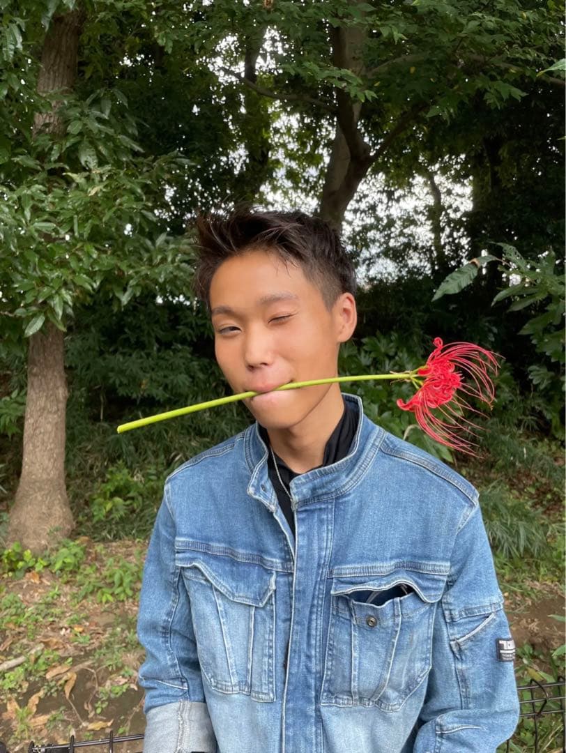 デニム オーバーオール 黒縁眼鏡 着用写真あり