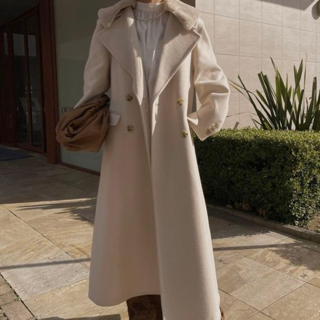 UND ELEGANT FUR COAT