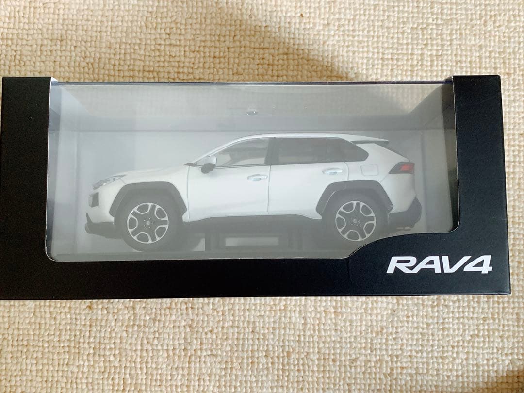 トヨタrav4 ADVENTURE カラーサンプルミニカー