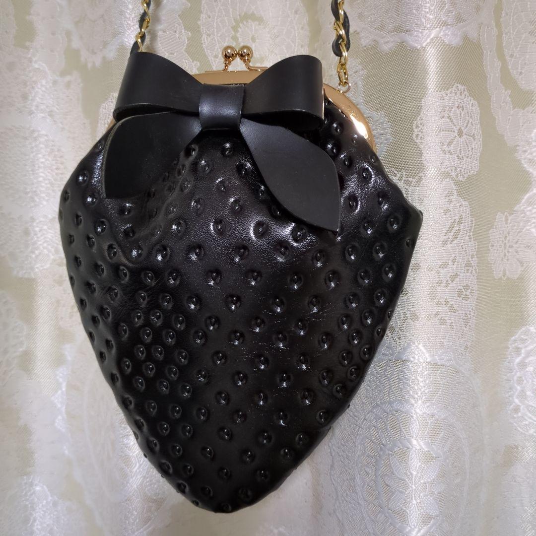 【美品】イチゴショルダーバッグ黒