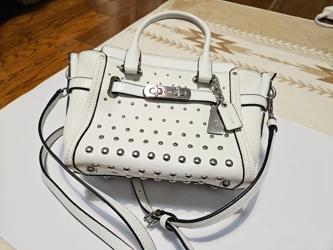 コーチ スワッガー21 ペブルレザー 2WAYハンドバッグ 57696