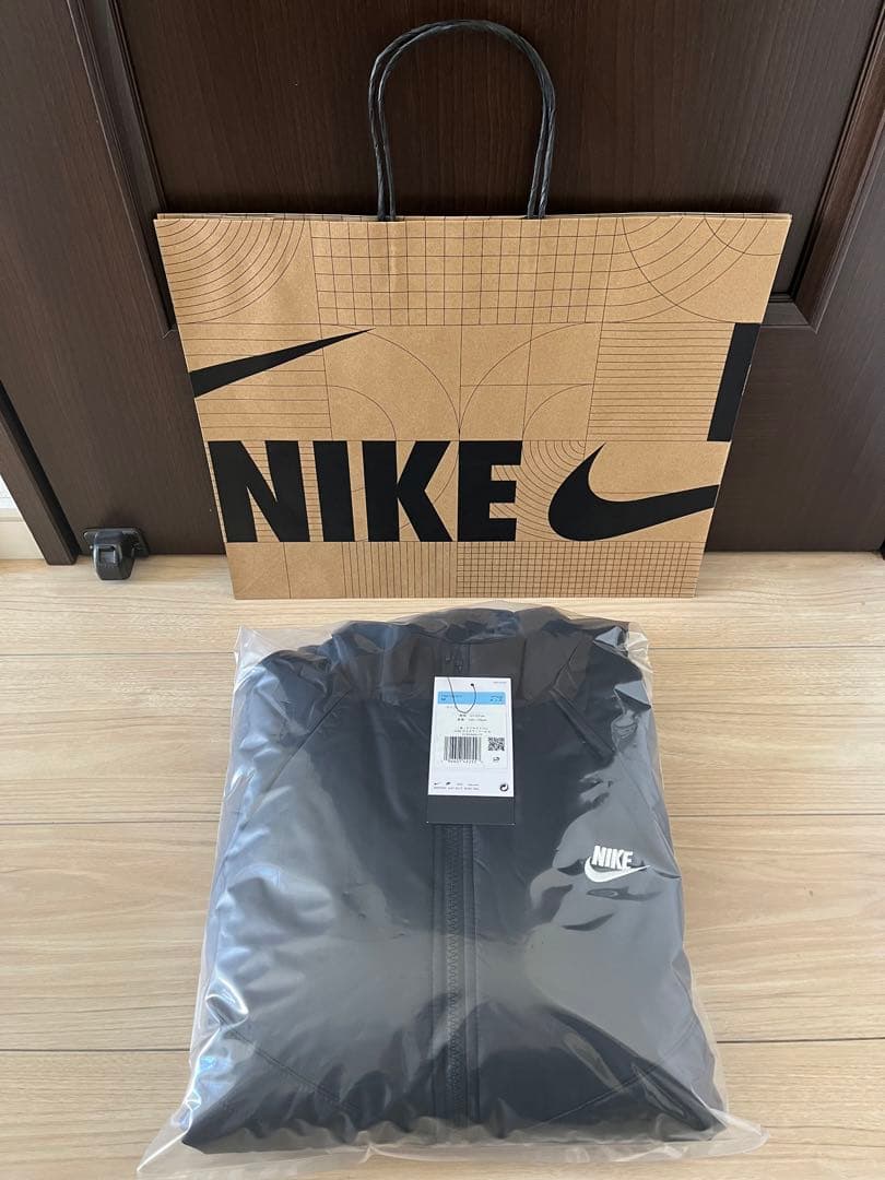 新品・タグ付きNIKE ジャケット TF WR SF MDWパファージャケット