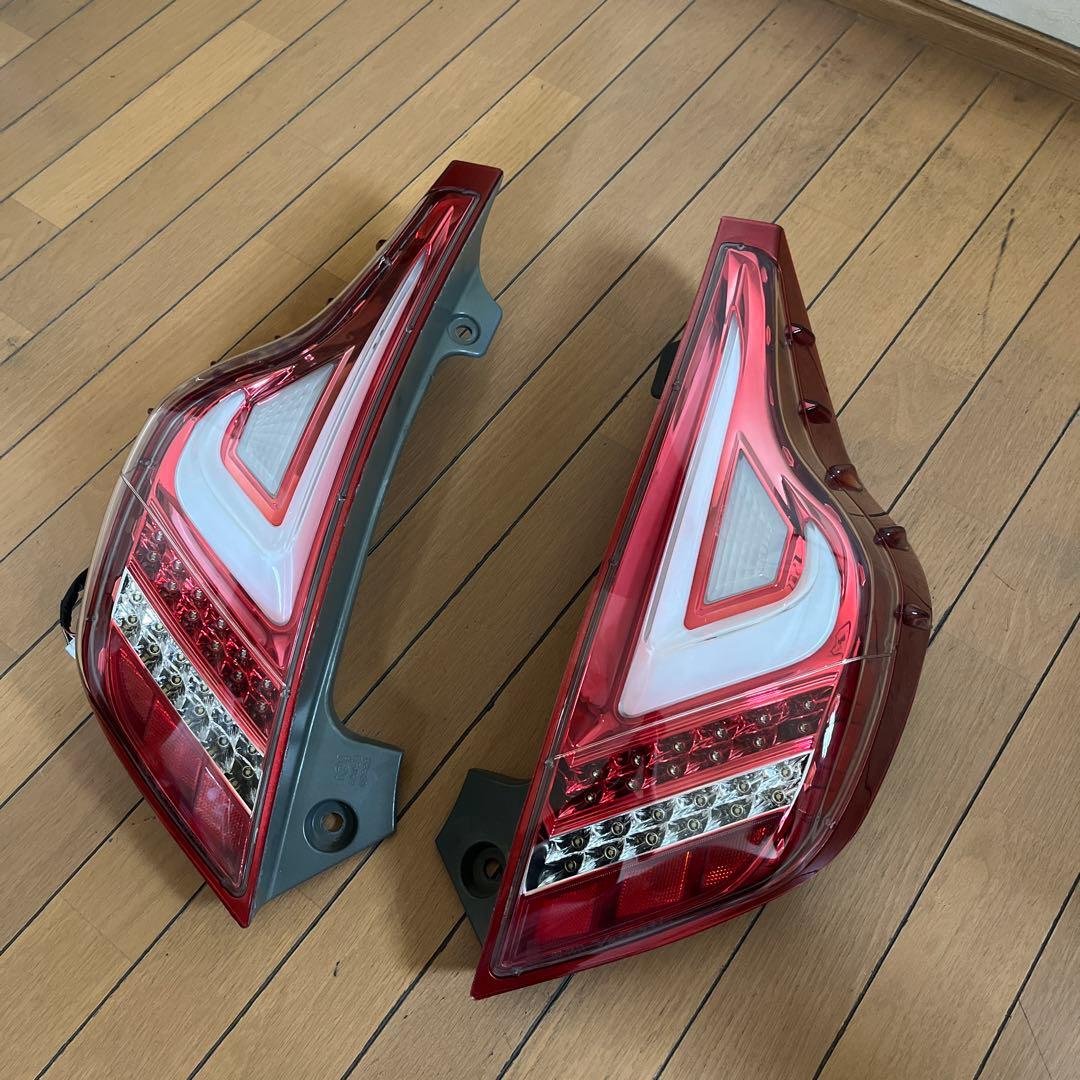 10系アクアヴァレンティジュエル LEDテールランプ