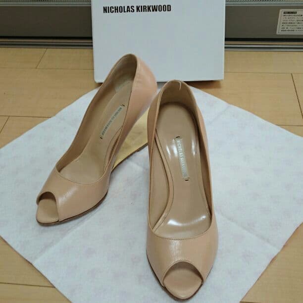 50%値下げNICHOLAS kIRkwood  美品 美色 パンプス