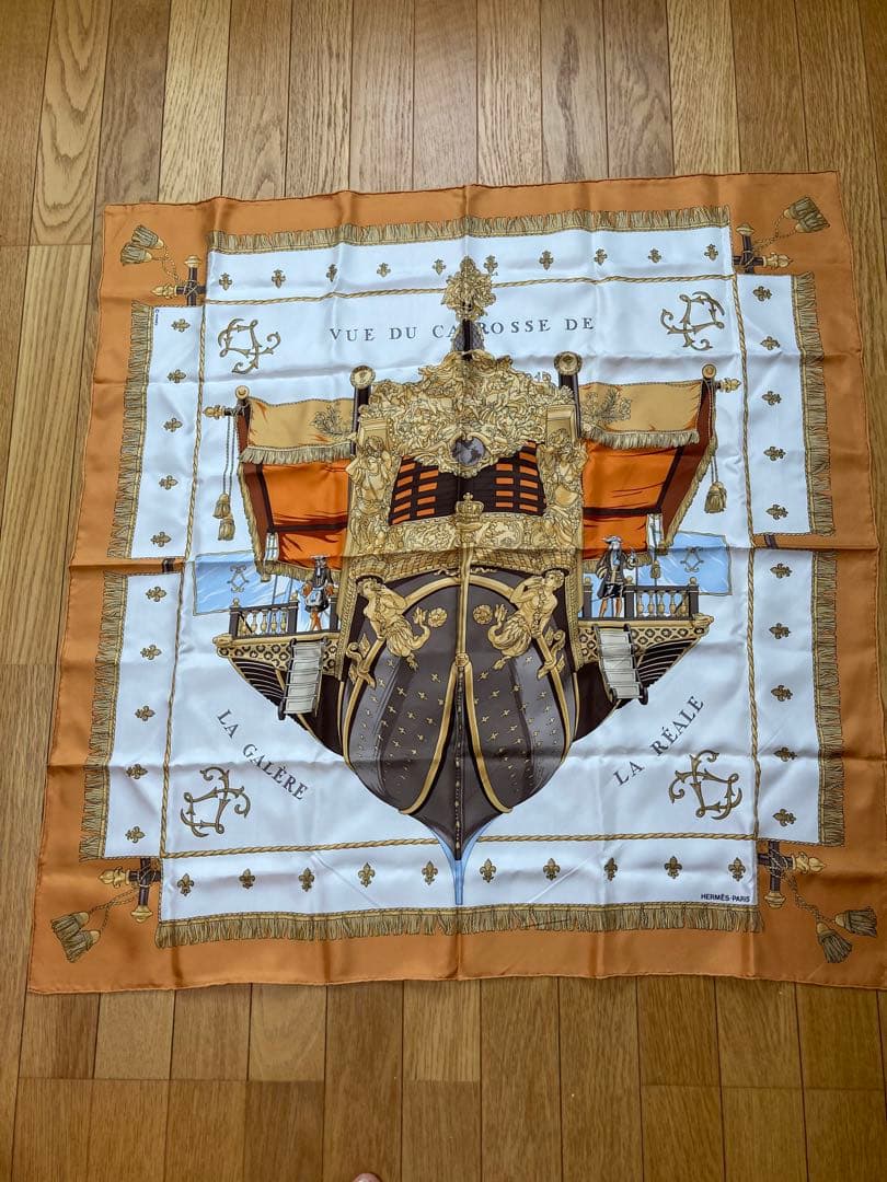 お値下げしますHERMESエルメス スカーフオレンジ系