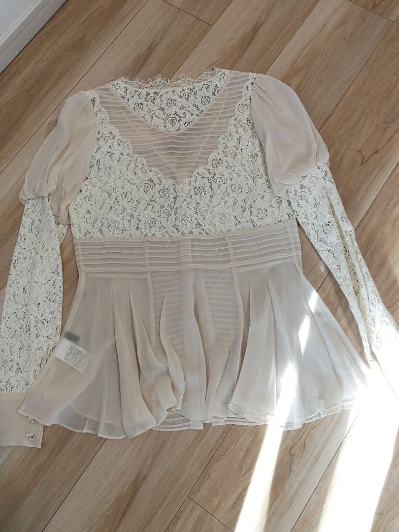 レースブラウスシルク100% 未使用