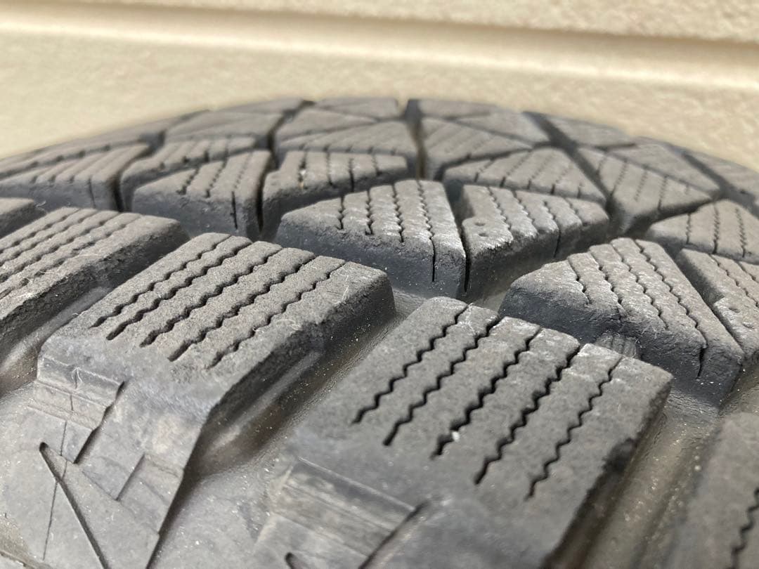 215/70R16 ブリヂストン スタッドレスタイヤ&ホイール4本セット