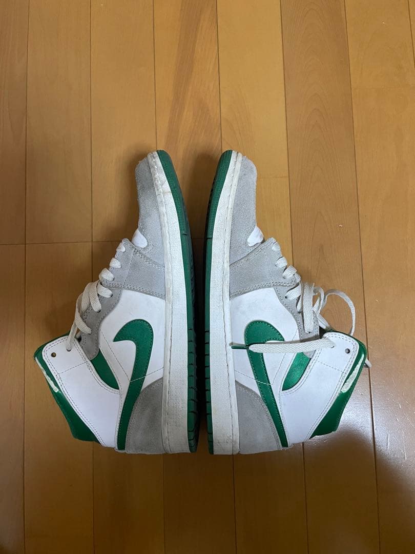 NIKE ナイキAJ1 mid ホワイトパイングリーンスモークグレー